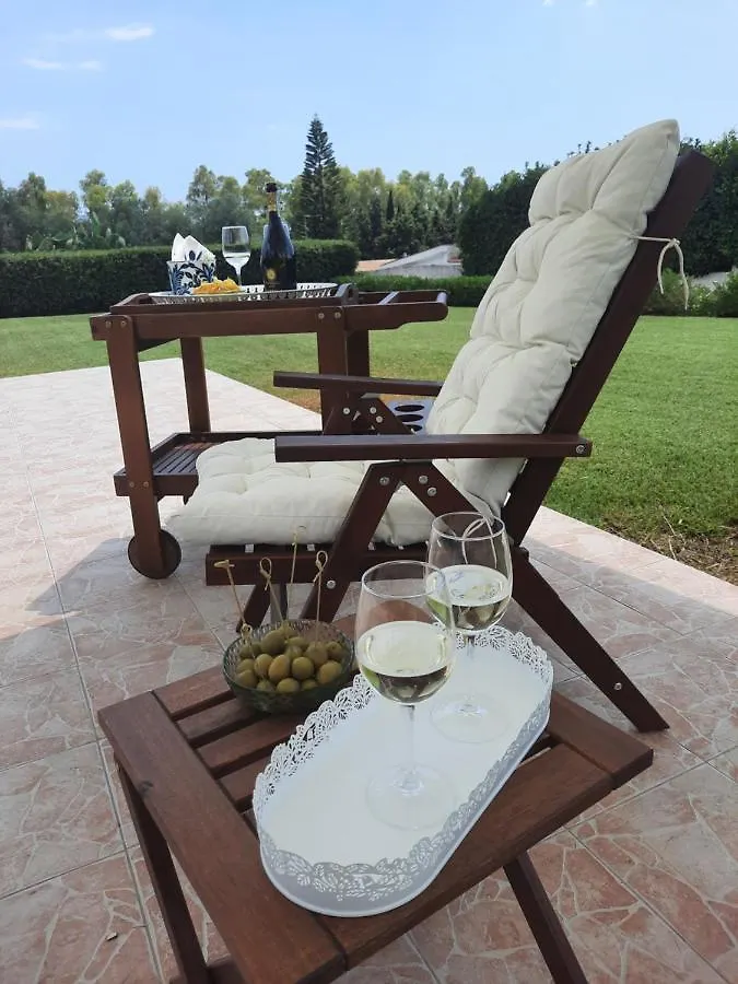 Villa Nina Fontane Bianche 0*,  İtalya
